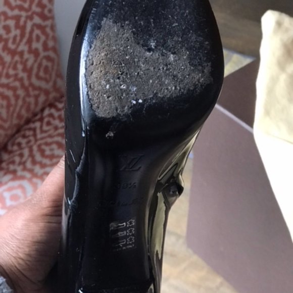 Louis Vuitton: Peep toe patent leather bootie in Black / Noir  (38.5) - Picture 10 of 11